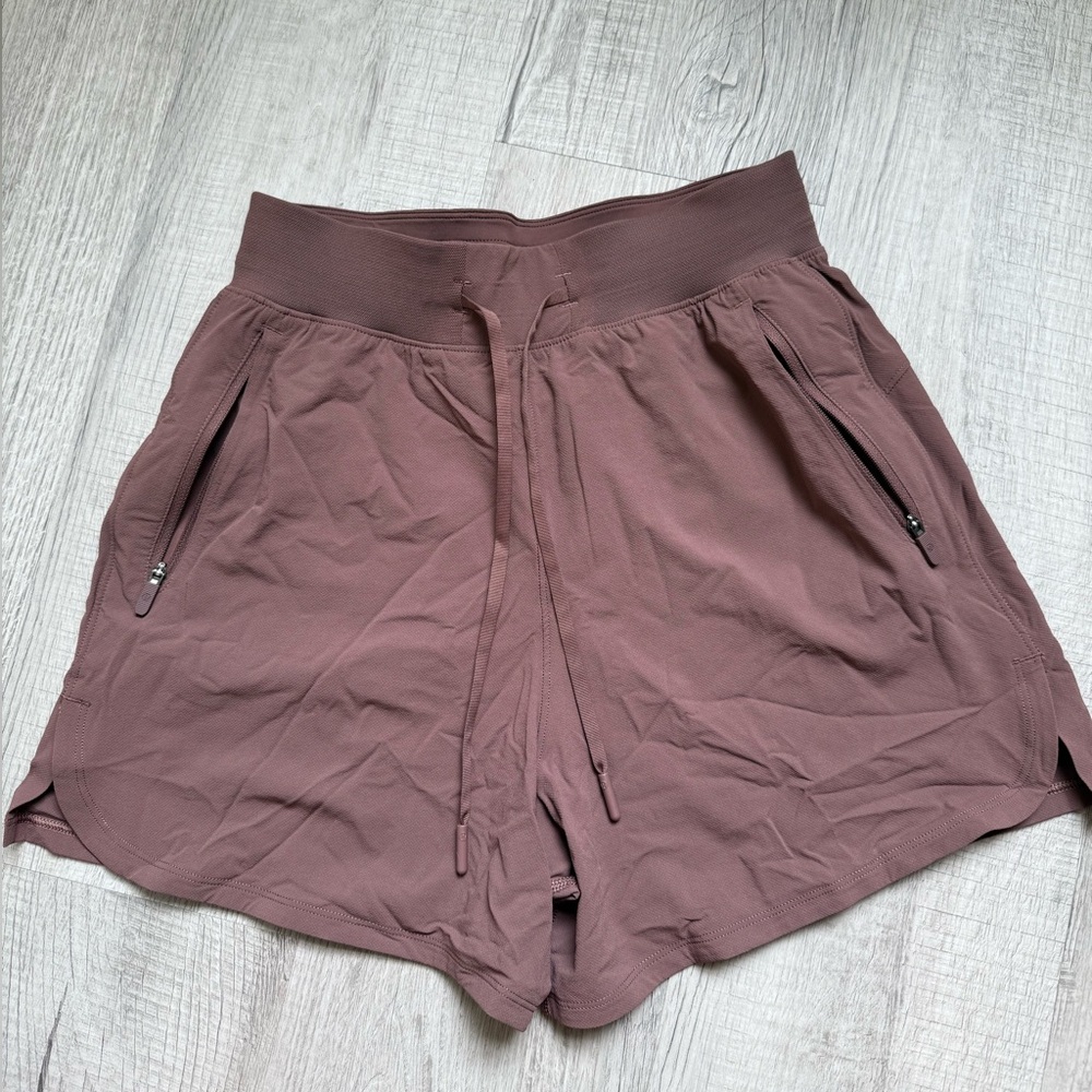 LULULEMON license to train short